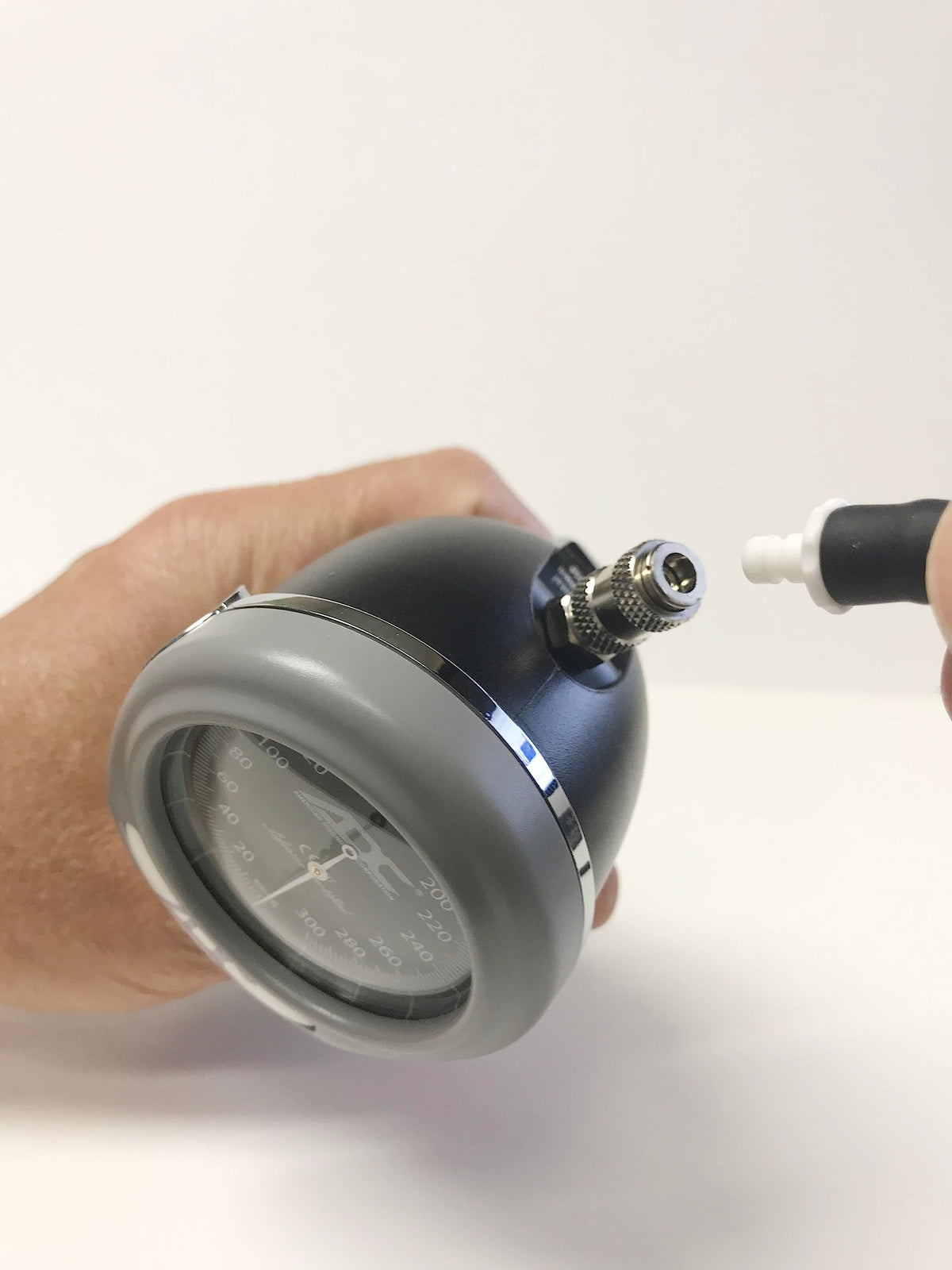 Palm Aneroid Sphygmomanometer C7749
