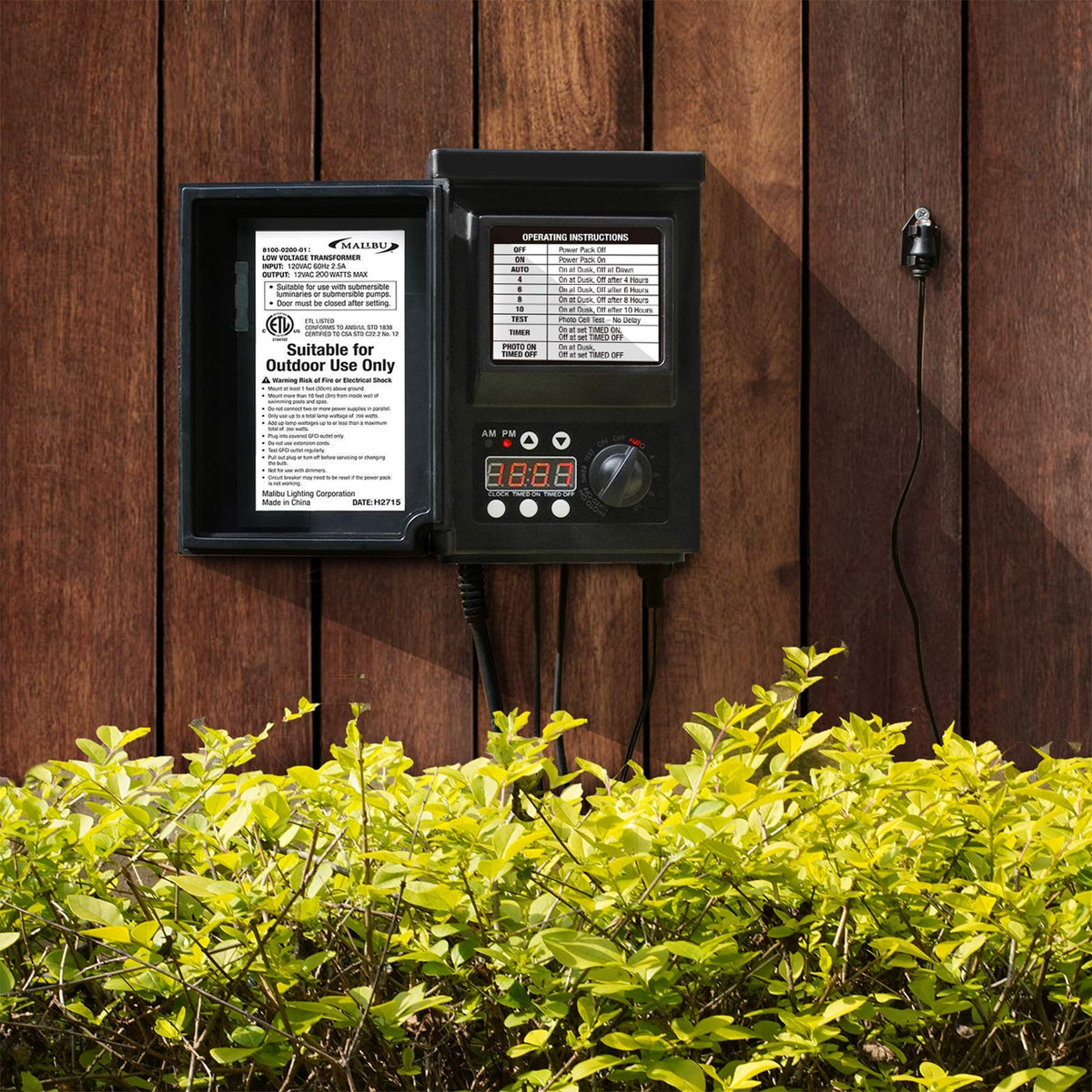 200watt Low-Voltage Weatherproof Transformer with Photo Sensor N4778